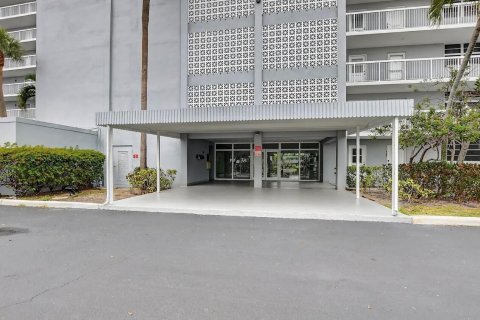 Купить кондоминиум в Бока-Ратон, Флорида 3 комнаты, 97.55м2, № 2085537 - фото 20