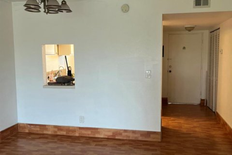 Купить кондоминиум в Бока-Ратон, Флорида 3 комнаты, 97.55м2, № 2085537 - фото 6