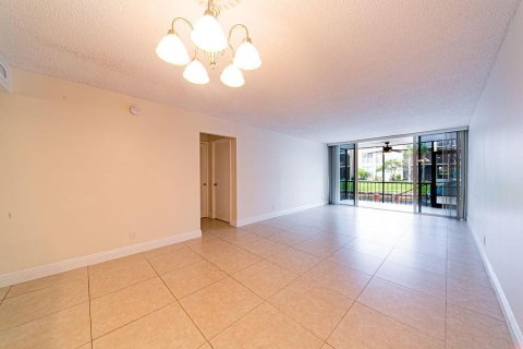 Condo in Boca Raton, Florida, 2 bedrooms  № 2182989 - photo 9