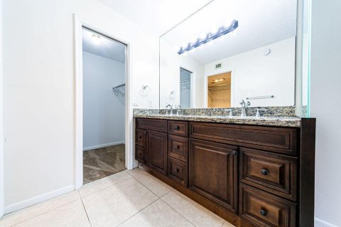 Condo in Boca Raton, Florida, 2 bedrooms  № 2182989 - photo 13