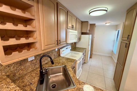 Condo in Boca Raton, Florida, 2 bedrooms  № 2182989 - photo 5