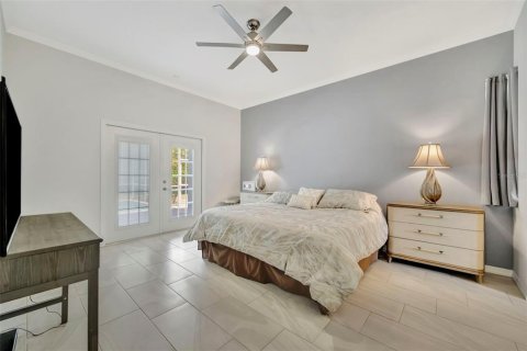 House in Bradenton, Florida 4 bedrooms, 214.98 sq.m. № 2216461 - photo 5