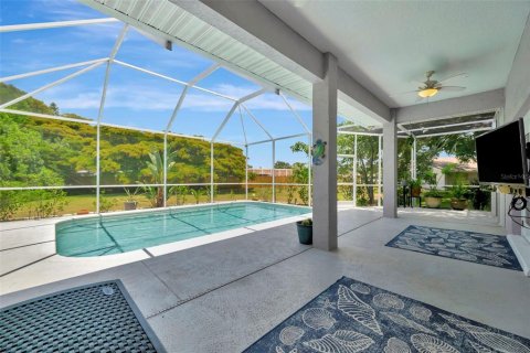 House in Bradenton, Florida 4 bedrooms, 214.98 sq.m. № 2216461 - photo 2