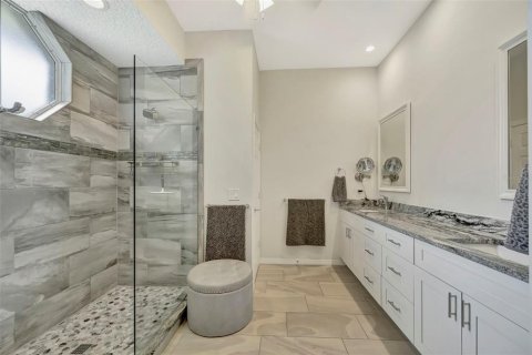 House in Bradenton, Florida 4 bedrooms, 214.98 sq.m. № 2216461 - photo 8
