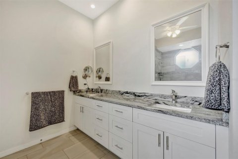 House in Bradenton, Florida 4 bedrooms, 214.98 sq.m. № 2216461 - photo 21