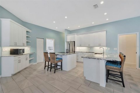 House in Bradenton, Florida 4 bedrooms, 214.98 sq.m. № 2216461 - photo 24