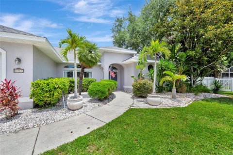 House in Bradenton, Florida 4 bedrooms, 214.98 sq.m. № 2216461