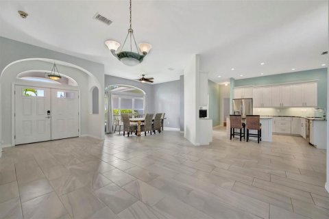 House in Bradenton, Florida 4 bedrooms, 214.98 sq.m. № 2216461 - photo 15
