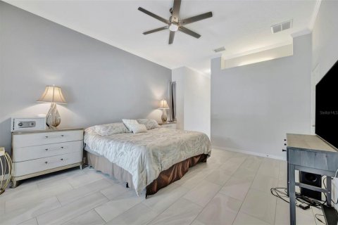 House in Bradenton, Florida 4 bedrooms, 214.98 sq.m. № 2216461 - photo 18