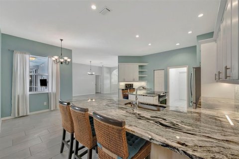 House in Bradenton, Florida 4 bedrooms, 214.98 sq.m. № 2216461 - photo 27