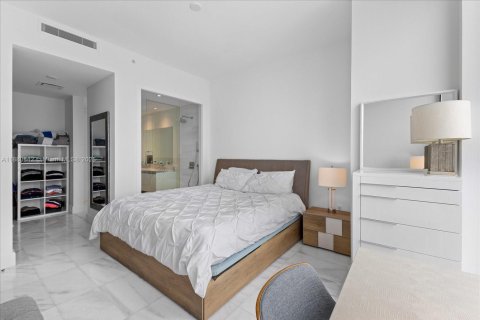 Condominio en alquiler en Miami, Florida, 2 dormitorios, 88.72 m2 № 2055068 - foto 12