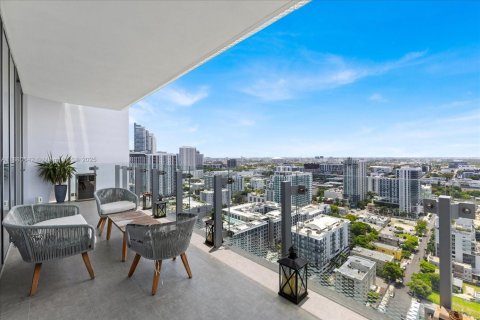 Condominio en alquiler en Miami, Florida, 2 dormitorios, 88.72 m2 № 2055068 - foto 19