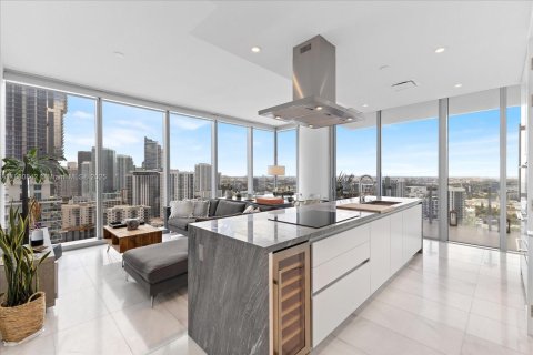 Condominio en alquiler en Miami, Florida, 2 dormitorios, 88.72 m2 № 2055068 - foto 4