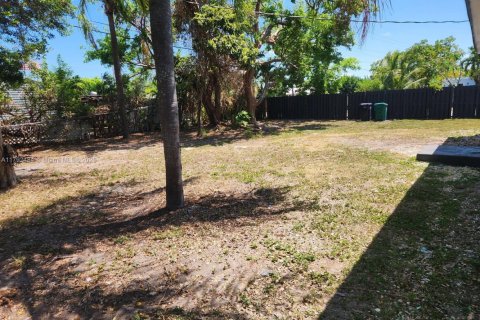 House in Cutler Bay, Florida 3 bedrooms, 139.73 sq.m. № 1785726 - photo 4