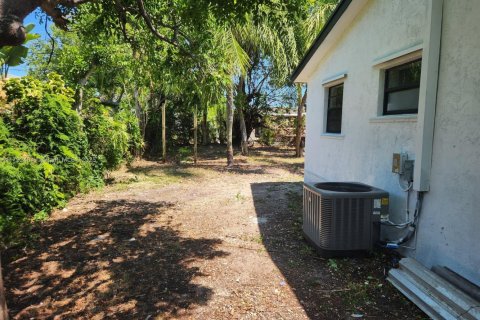 House in Cutler Bay, Florida 3 bedrooms, 139.73 sq.m. № 1785726 - photo 3