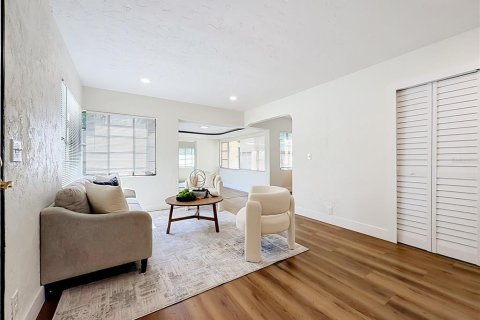 Casa en venta en Ocala, Florida, 4 dormitorios, 163.6 m2 № 2207721 - foto 3