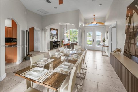 Снять в аренду виллу или дом в Порт-Сент-Луси, Флорида 3 спальни, 219.9м2, № 2006404 - фото 10