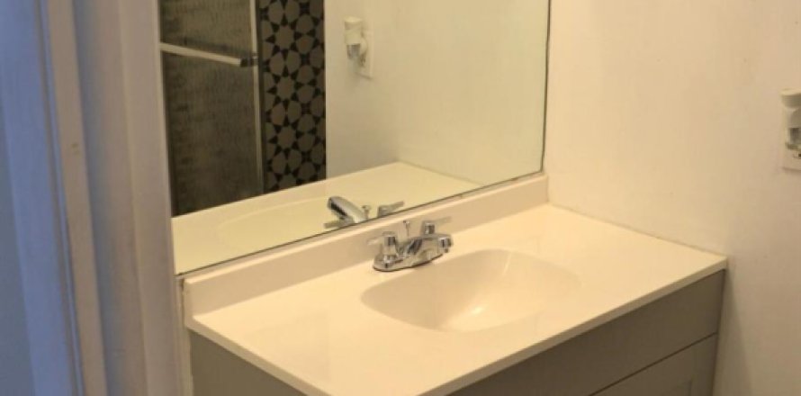 Condo in Sunrise, Florida, 2 bedrooms  № 1101935
