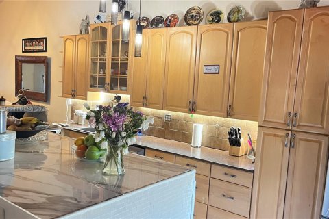 Townhouse in Pembroke Pines, Florida 2 bedrooms, 111.11 sq.m. № 1814386 - photo 4