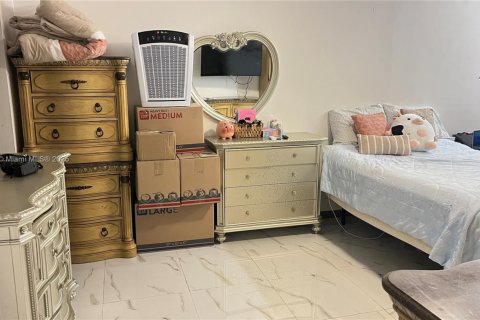 Townhouse in Pembroke Pines, Florida 2 bedrooms, 111.11 sq.m. № 1814386 - photo 18