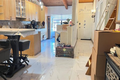 Townhouse in Pembroke Pines, Florida 2 bedrooms, 111.11 sq.m. № 1814386 - photo 2