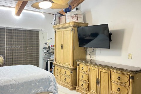 Townhouse in Pembroke Pines, Florida 2 bedrooms, 111.11 sq.m. № 1814386 - photo 17