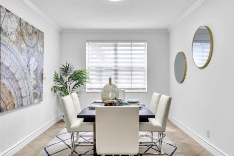 Villa ou maison à vendre à Weston, Floride: 6 chambres, 343.37 m2 № 2038613 - photo 9