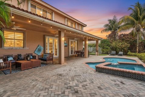 Villa ou maison à vendre à Weston, Floride: 6 chambres, 343.37 m2 № 2038613 - photo 2