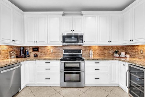 Villa ou maison à vendre à Weston, Floride: 6 chambres, 343.37 m2 № 2038613 - photo 18