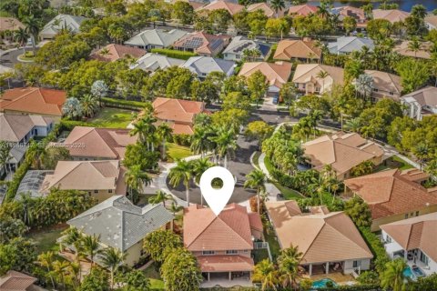 Villa ou maison à vendre à Weston, Floride: 6 chambres, 343.37 m2 № 2038613 - photo 4