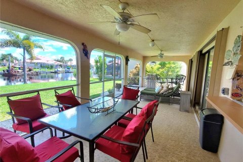 Villa ou maison à louer à Punta Gorda, Floride: 3 chambres, 185.62 m2 № 2322797 - photo 4