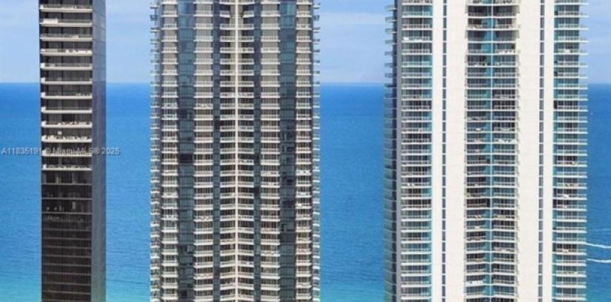 Condo in Sunny Isles Beach, Florida, 2 bedrooms № 1936892