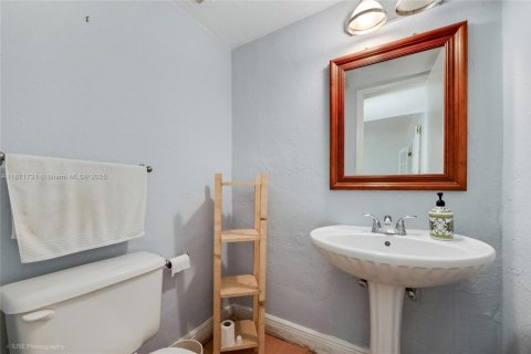 Condo in Pinecrest, Florida, 1 bedroom  № 1926392 - photo 7