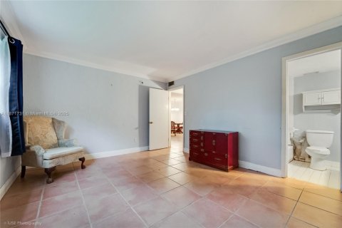 Condo in Pinecrest, Florida, 1 bedroom  № 1926392 - photo 9