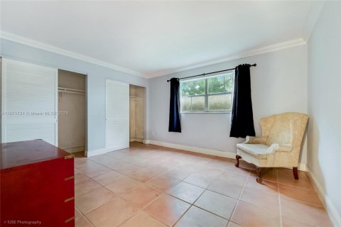 Condo in Pinecrest, Florida, 1 bedroom  № 1926392 - photo 8