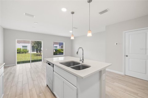 Townhouse in Orlando, Florida 3 bedrooms, 125.6 sq.m. № 2197172 - photo 5