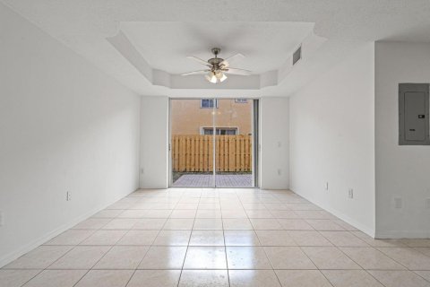 Copropriété à vendre à Miami Lakes, Floride: 3 chambres, 125.51 m2 № 2250174 - photo 2