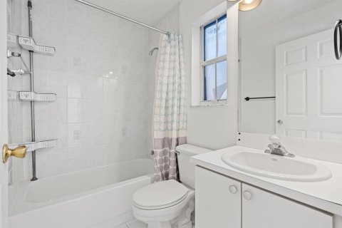 Copropriété à vendre à Miami Lakes, Floride: 3 chambres, 125.51 m2 № 2250174 - photo 21