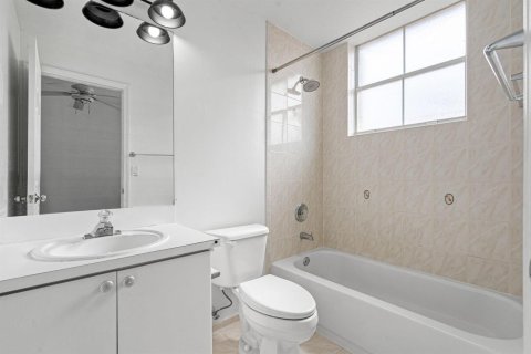 Copropriété à vendre à Miami Lakes, Floride: 3 chambres, 125.51 m2 № 2250174 - photo 6