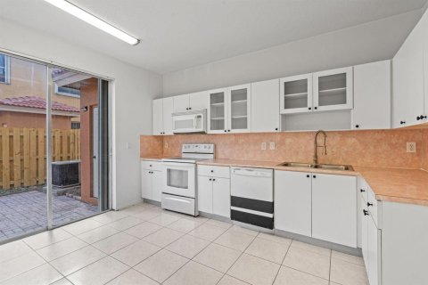 Copropriété à vendre à Miami Lakes, Floride: 3 chambres, 125.51 m2 № 2250174 - photo 28