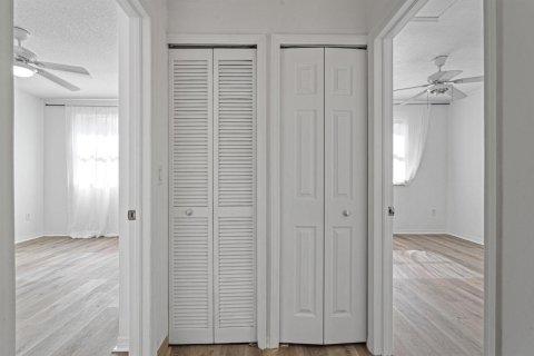 Copropriété à vendre à Miami Lakes, Floride: 3 chambres, 125.51 m2 № 2250174 - photo 10
