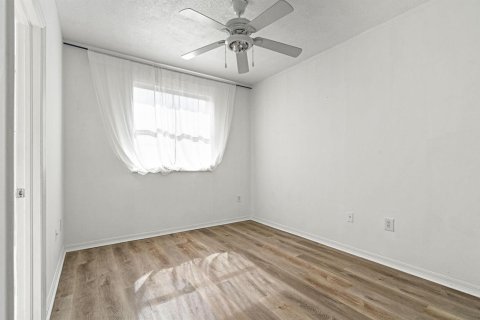 Copropriété à vendre à Miami Lakes, Floride: 3 chambres, 125.51 m2 № 2250174 - photo 11