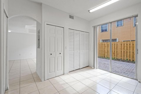 Copropriété à vendre à Miami Lakes, Floride: 3 chambres, 125.51 m2 № 2250174 - photo 30