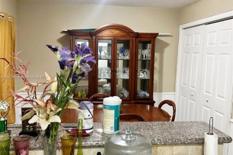 Touwnhouse à vendre à North Lauderdale, Floride: 2 chambres, 102.94 m2 № 1943935 - photo 5
