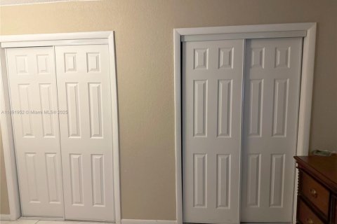 Touwnhouse à vendre à North Lauderdale, Floride: 2 chambres, 102.94 m2 № 1943935 - photo 9