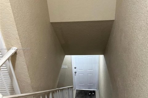 Touwnhouse à vendre à North Lauderdale, Floride: 2 chambres, 102.94 m2 № 1943935 - photo 7