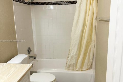 Touwnhouse à vendre à North Lauderdale, Floride: 2 chambres, 102.94 m2 № 1943935 - photo 11