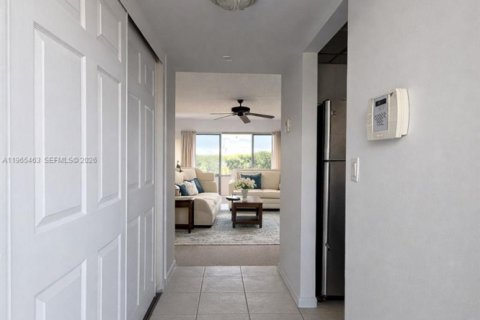 Copropriété à vendre à Margate, Floride: 2 chambres, 91.97 m2 № 2034105 - photo 3