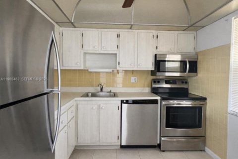 Copropriété à vendre à Margate, Floride: 2 chambres, 91.97 m2 № 2034105 - photo 4