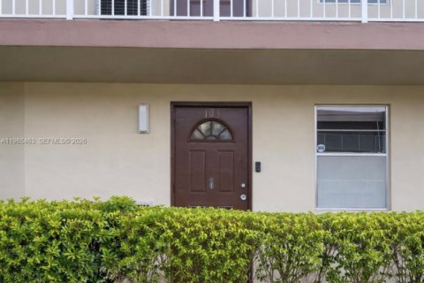 Copropriété à vendre à Margate, Floride: 2 chambres, 91.97 m2 № 2034105 - photo 2